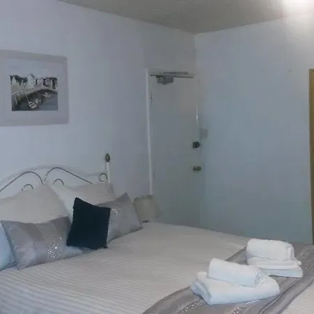 The Granby 여관 휫비