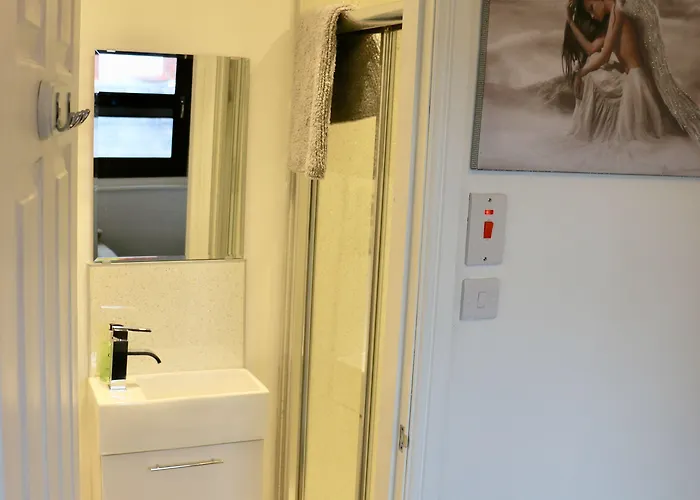 宾馆 The Granby 惠特比