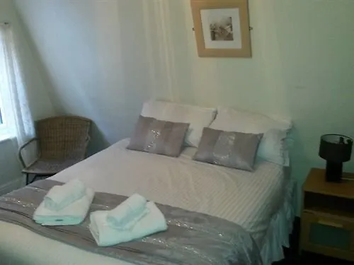 宾馆 The Granby 惠特比